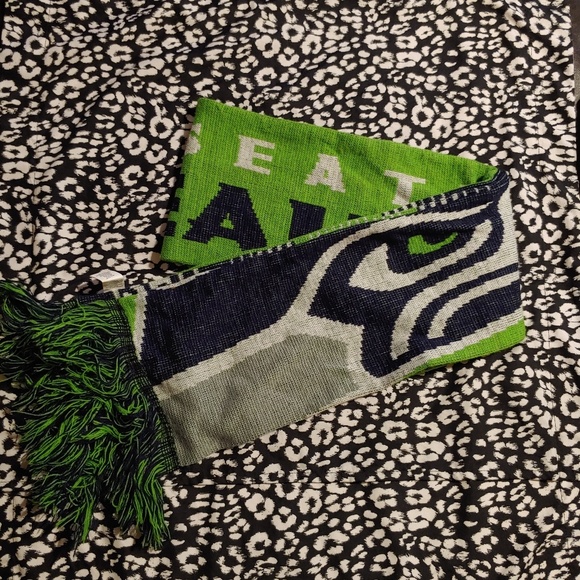 Seahawks scarf - Picture 1 of 6